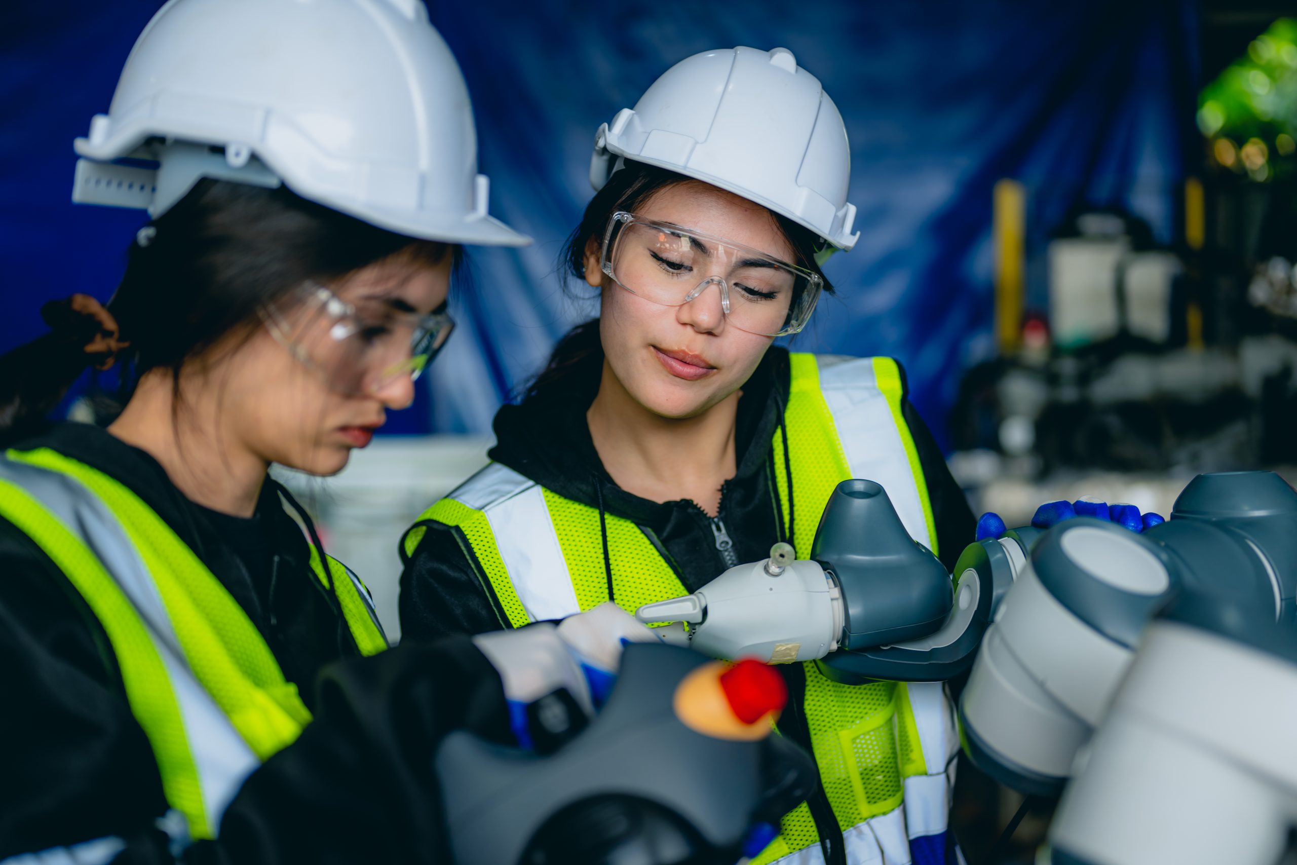 More Young Women Are Interested in The Trades… Here’s How to Enroll Them in Your Programs